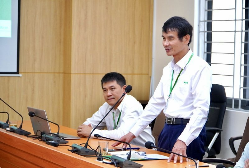 Đại diện nhà trường phát biểu tại buổi làm việc